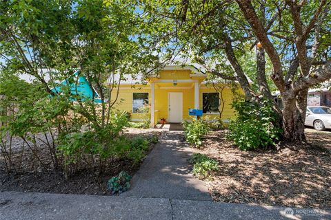 Photo of 323 Milroy Street NW, Olympia, WA 98502 (MLS # 2559182)