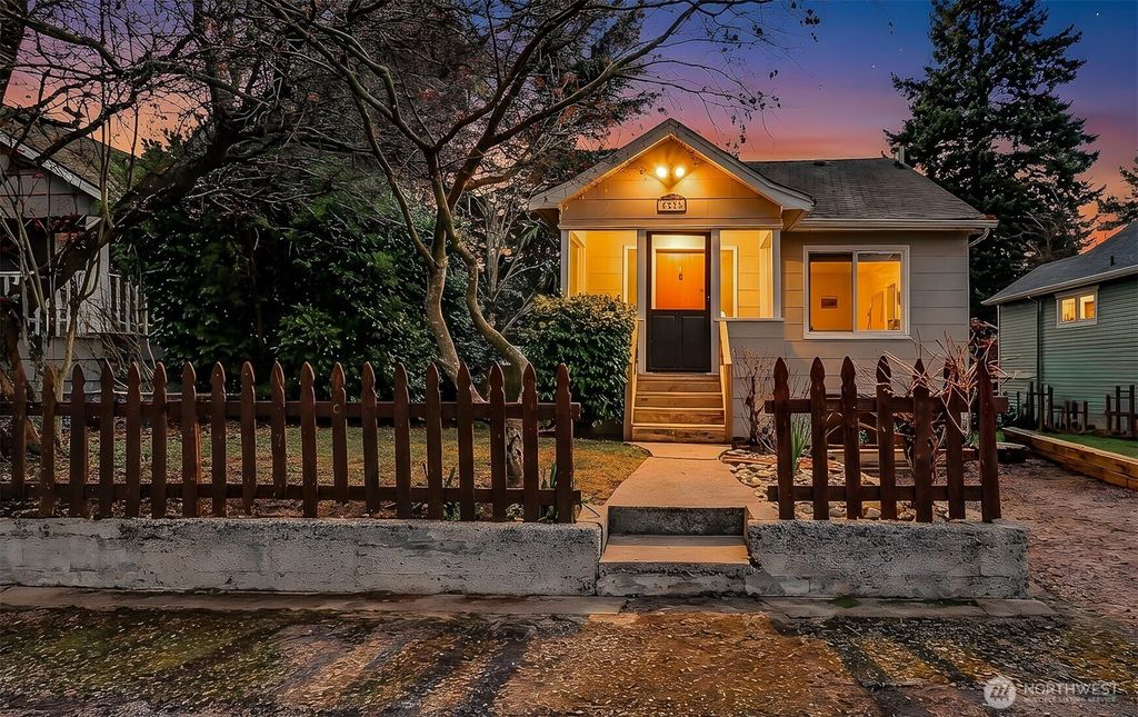 Photo of 8535 18th Avenue NW, Seattle, WA 98117 (MLS # 2481838)