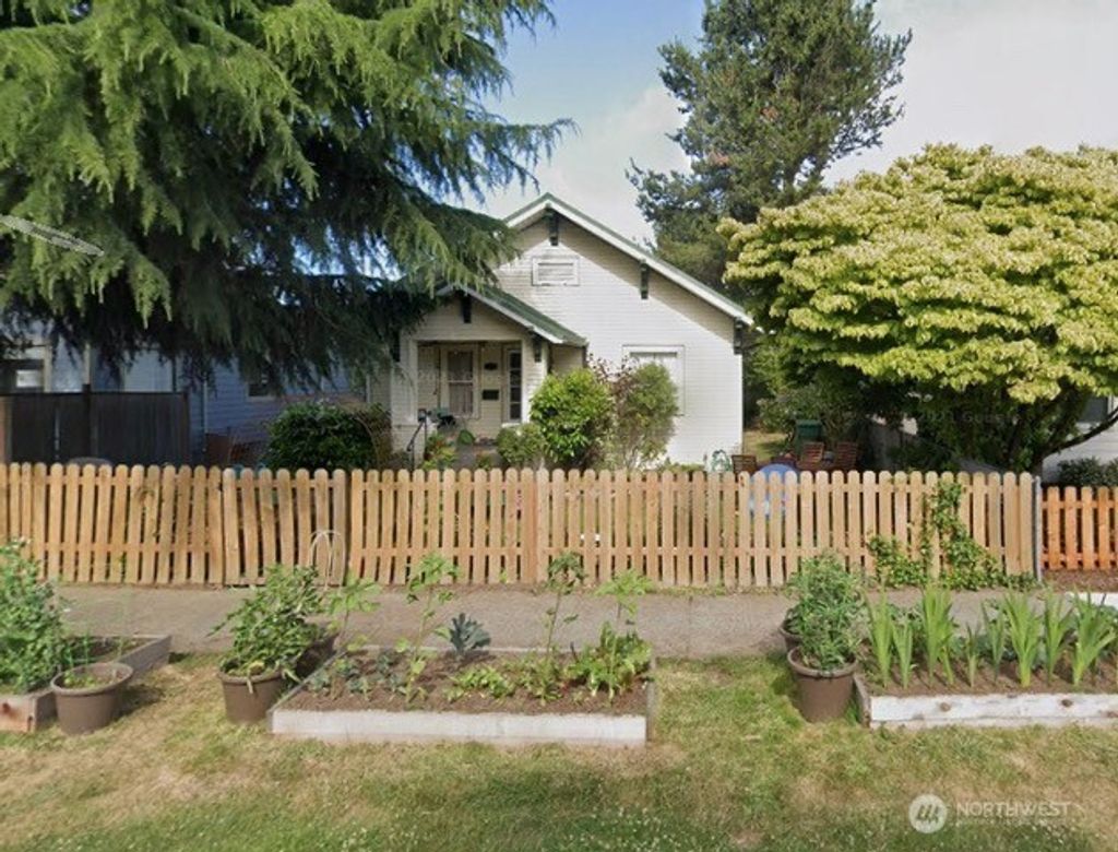 Photo of 8336 Dibble Avenue NW, Seattle, WA 98117 (MLS # 2333341)