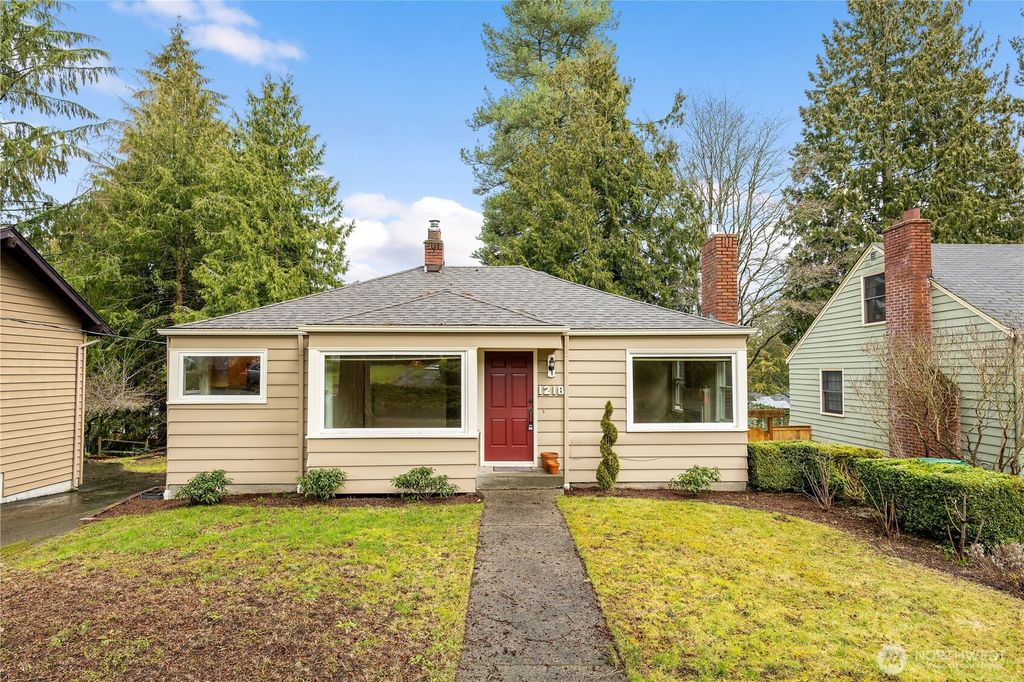 Photo of 1218 NE 103RD Street, Seattle, WA 98125 (MLS # 2333312)