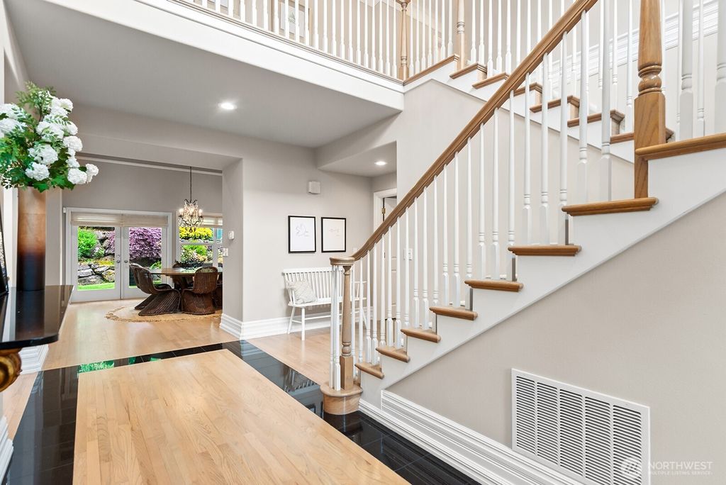 Photo of 1240 108th Avenue NE, Bellevue, WA 98004 (MLS # 2386178)