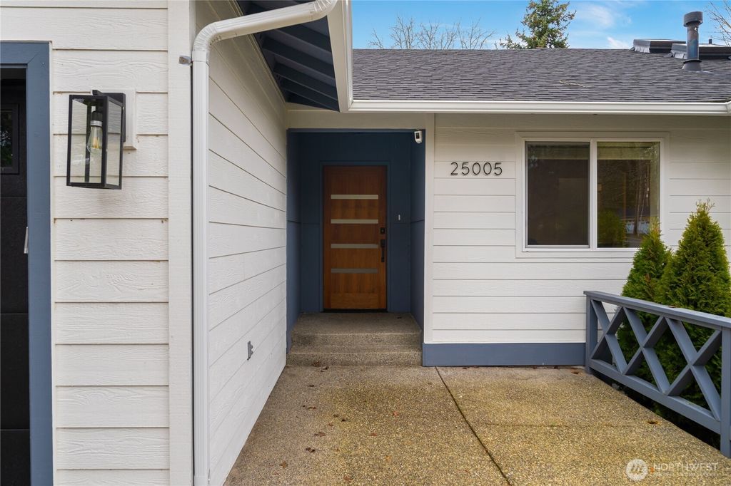 Photo of 25005 18th Avenue S, Des Moines, WA 98198 (MLS # 2334530)
