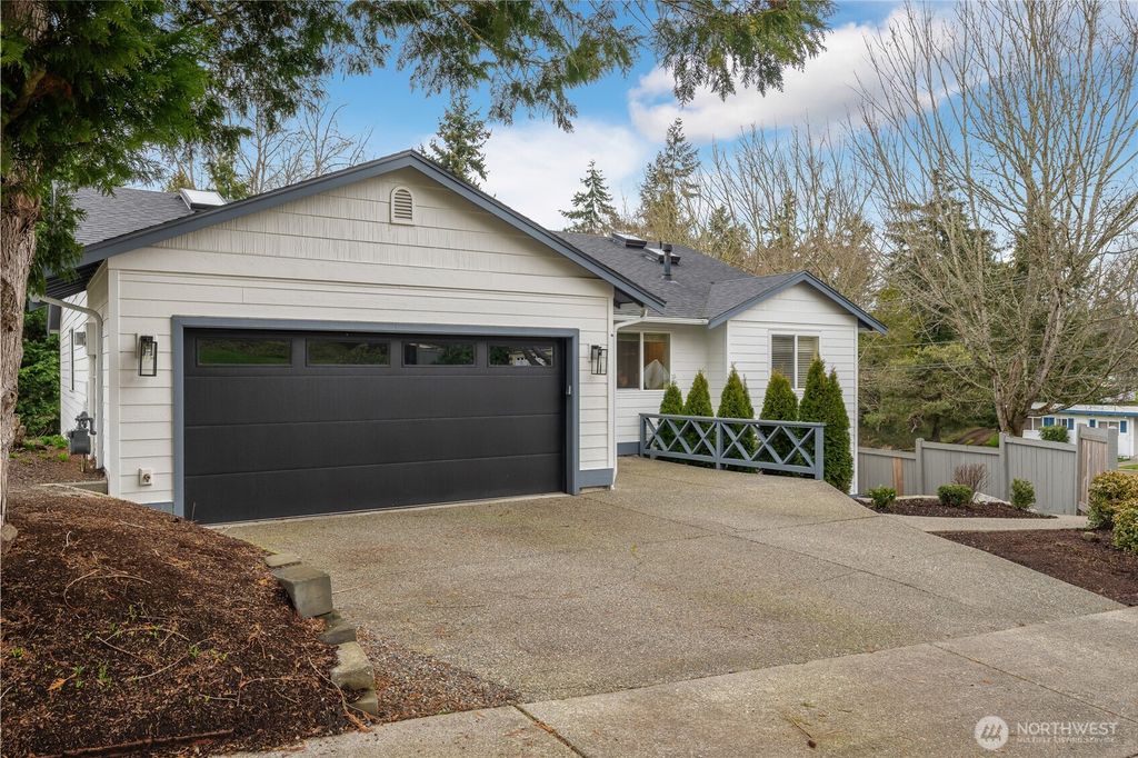 Photo of 25005 18th Avenue S, Des Moines, WA 98198 (MLS # 2334530)