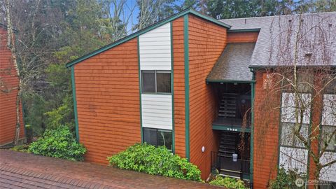 7322 N Skyview Lane N 304 Tacoma WA 98406