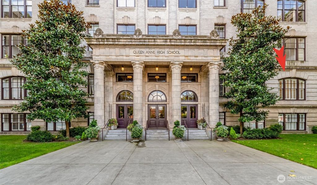Photo of 201 Galer Street #334, Seattle, WA 98109 (MLS # 2440594)