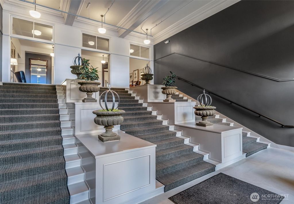 Photo of 201 Galer Street #334, Seattle, WA 98109 (MLS # 2440594)