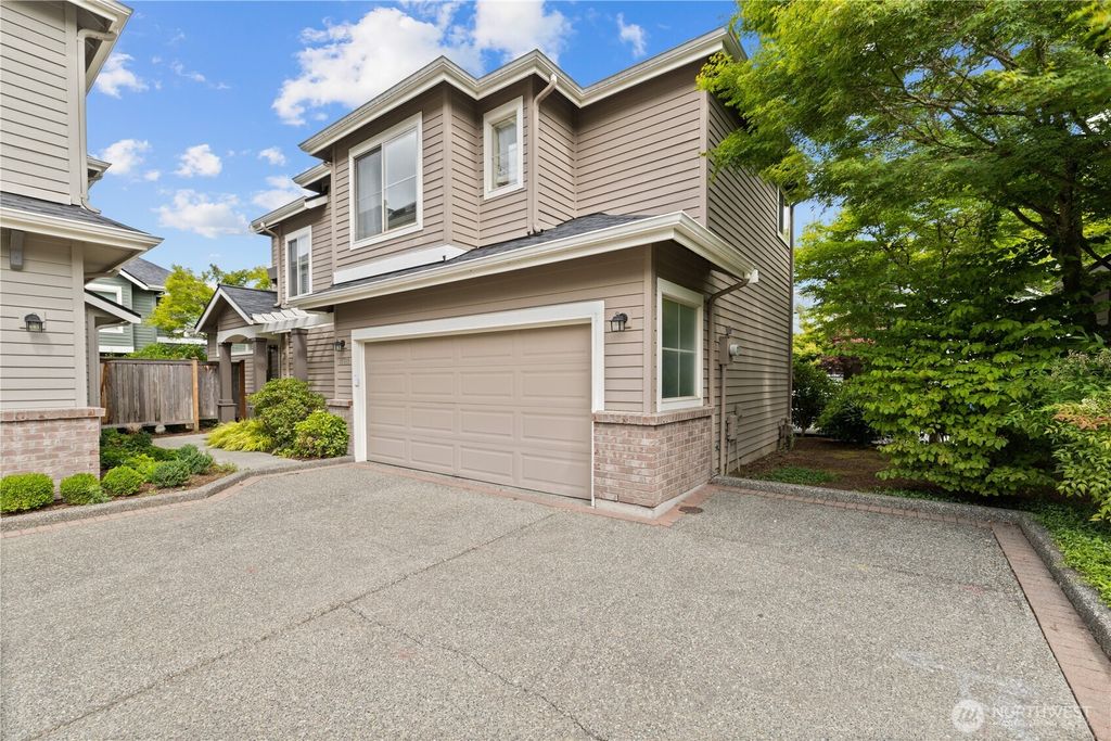 Photo of 15915 NE 95th Way #15, Redmond, WA 98052 (MLS # 2381820)