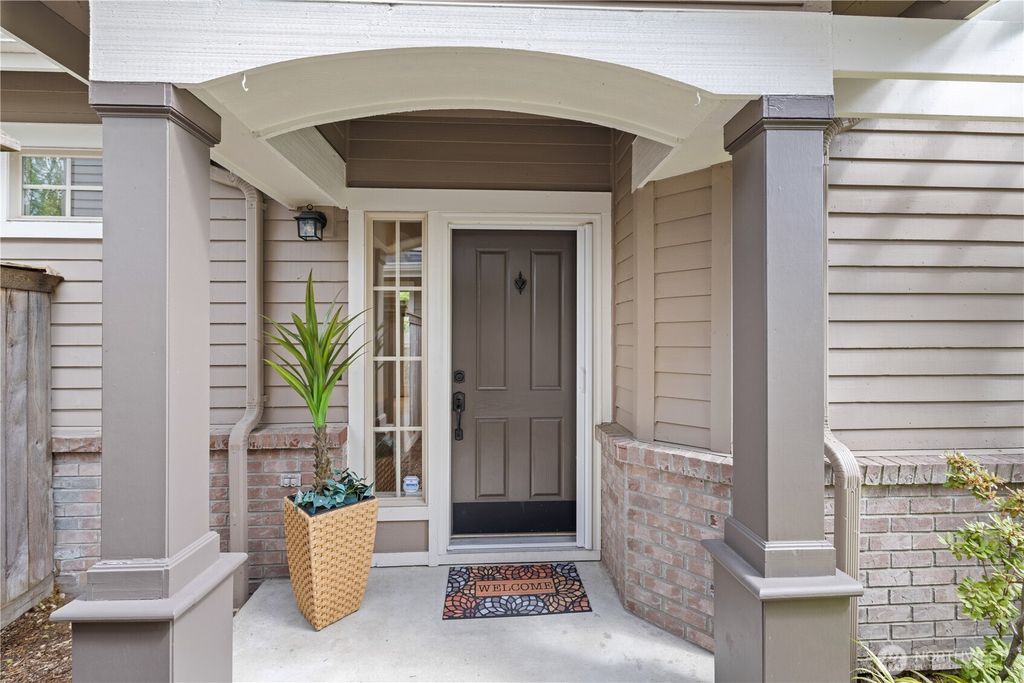 Photo of 15915 NE 95th Way #15, Redmond, WA 98052 (MLS # 2381820)