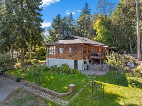 Photo of 1130 Queets Drive, Fox Island, WA 98333 (MLS # 2439179)