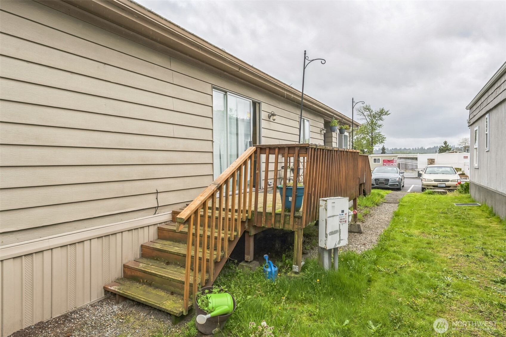 210 37th Avenue SE 2