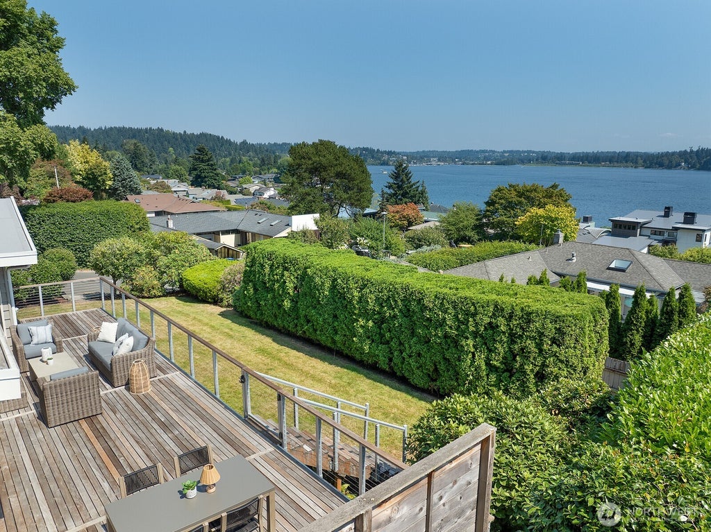 Photo of 4007 NE 161st Street, Lake Forest Park, WA 98155 (MLS # 2563276)