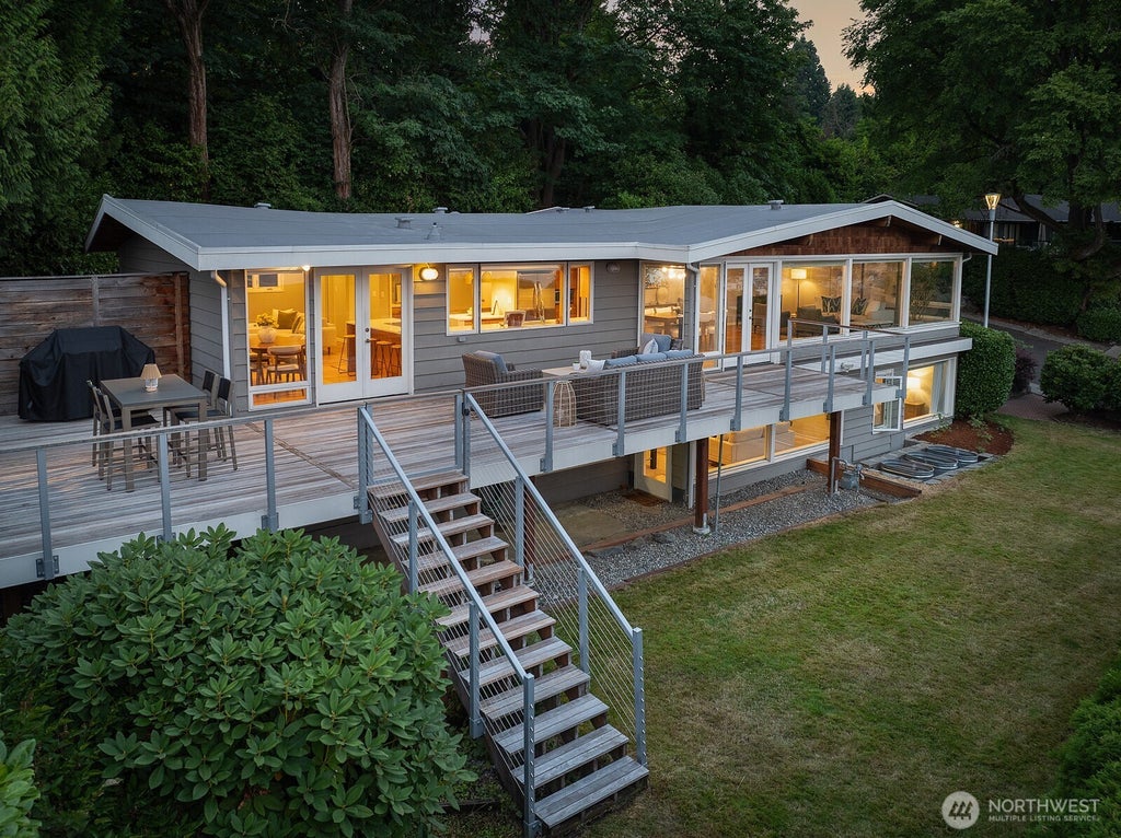Photo of 4007 NE 161st Street, Lake Forest Park, WA 98155 (MLS # 2563276)