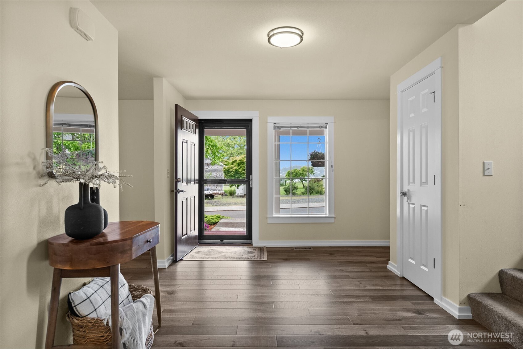 1412 Leschi Place