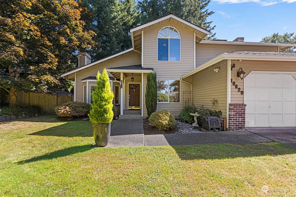 Photo of 10828 NE 182nd Court, Bothell, WA 98011 (MLS # 2147801)