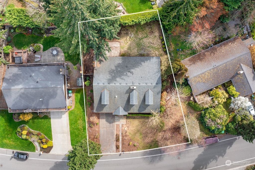 Photo of 8481 SE 71st Street, Mercer Island, WA 98040 (MLS # 2051946)