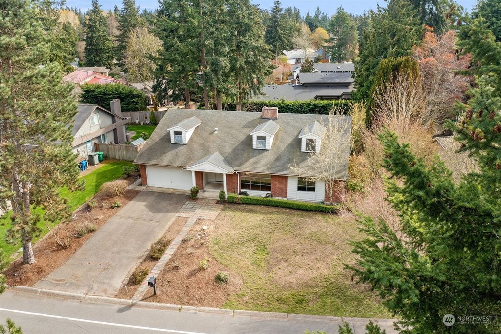 Photo of 8481 SE 71st Street, Mercer Island, WA 98040 (MLS # 2051946)