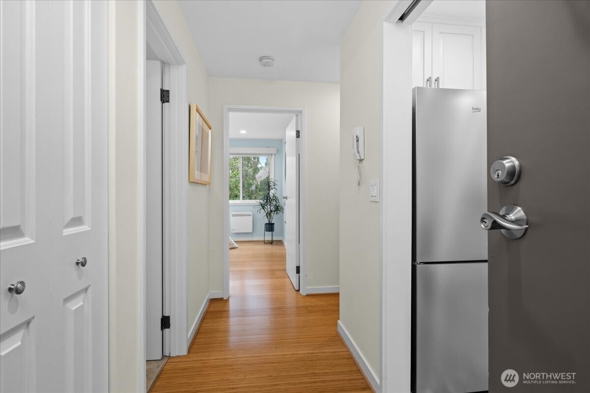 5225 50th Avenue NE 206