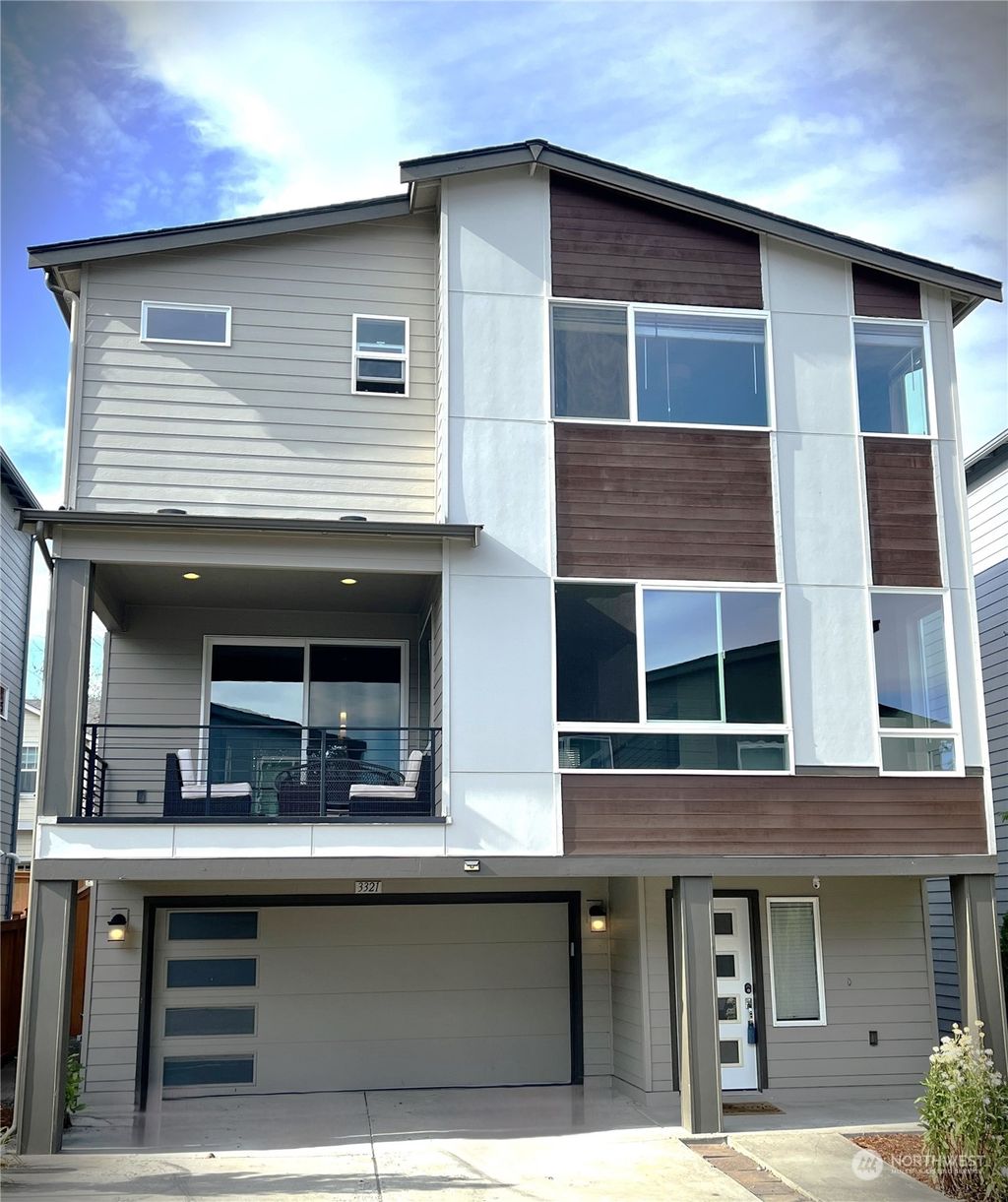 Photo of 3321 159th Lane SW, Lynnwood, WA 98087 (MLS # 2271525)