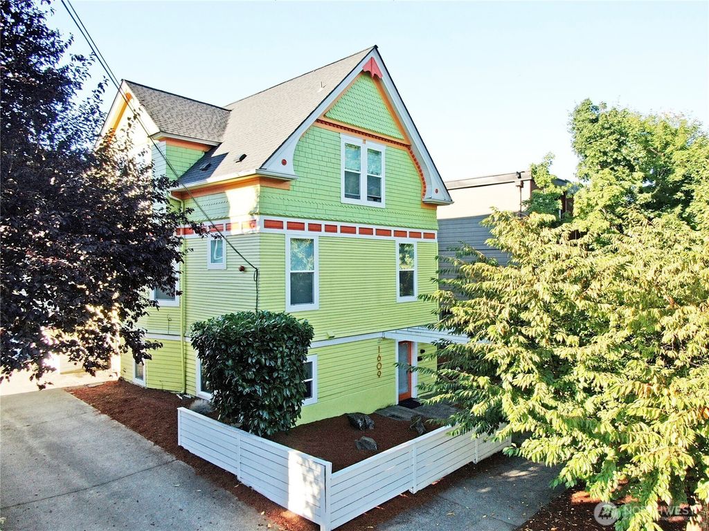 Photo of 1609 E Columbia Street, Seattle, WA 98122 (MLS # 2525690)