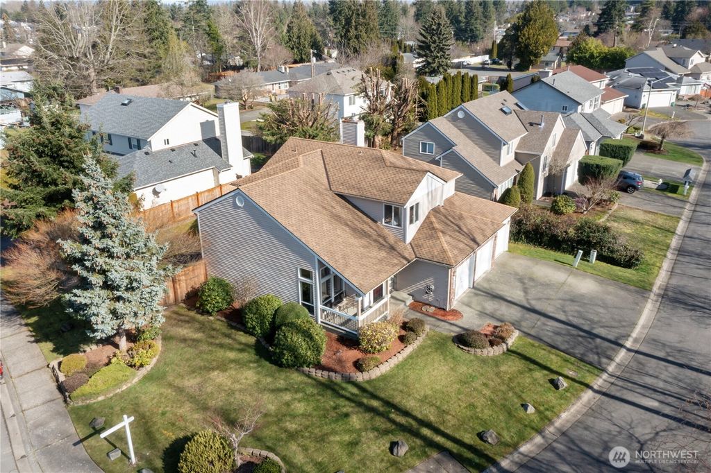 Photo of 10602 SE 213th Court, Kent, WA 98031 (MLS # 2324948)