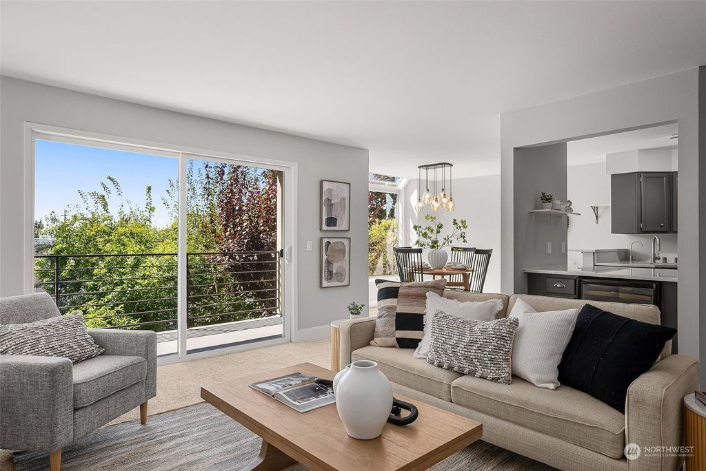 Photo of 6711 110th Avenue NE #B3, Kirkland, WA 98033 (MLS # 2259761)