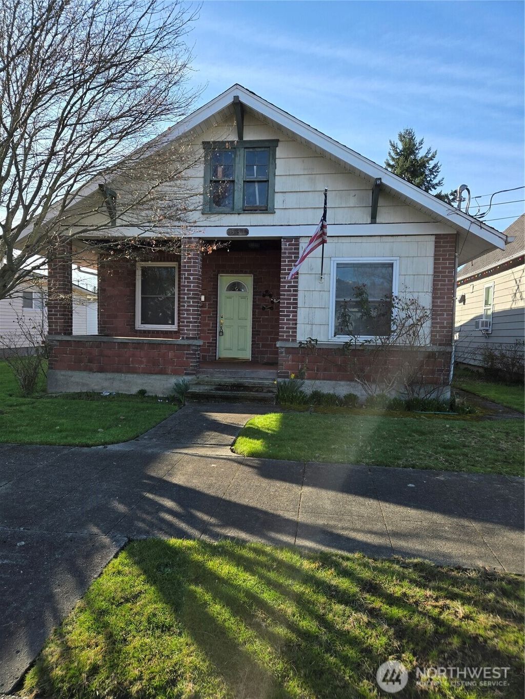 Photo of 531 Morris Avenue S, Renton, WA 98057 (MLS # 2479955)
