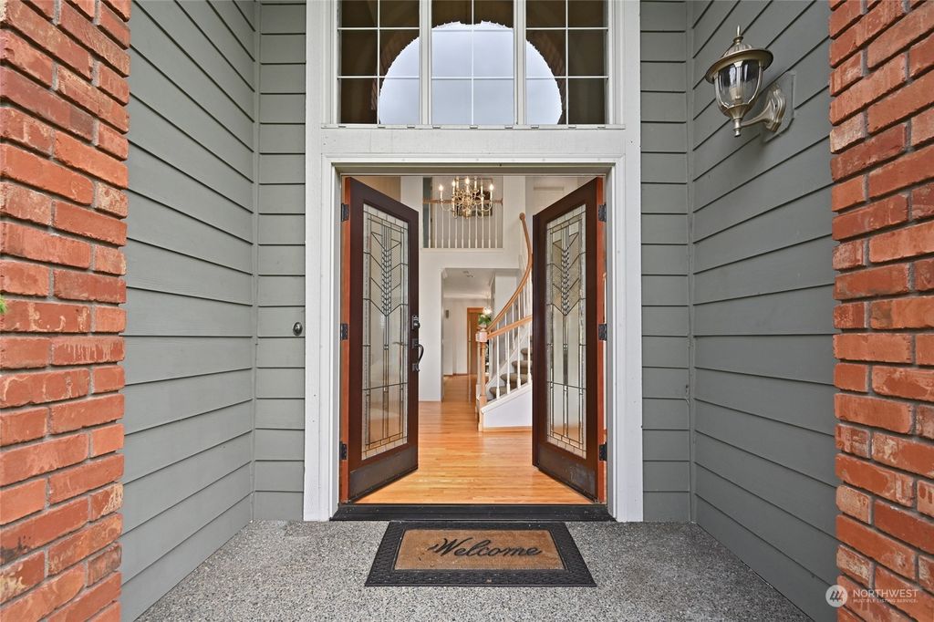 Photo of 4992 173rd Place, Bellevue, WA 98006 (MLS # 2240666)