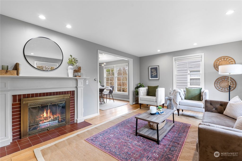 Photo of 7405 48th Avenue NE, Seattle, WA 98115 (MLS # 2194653)