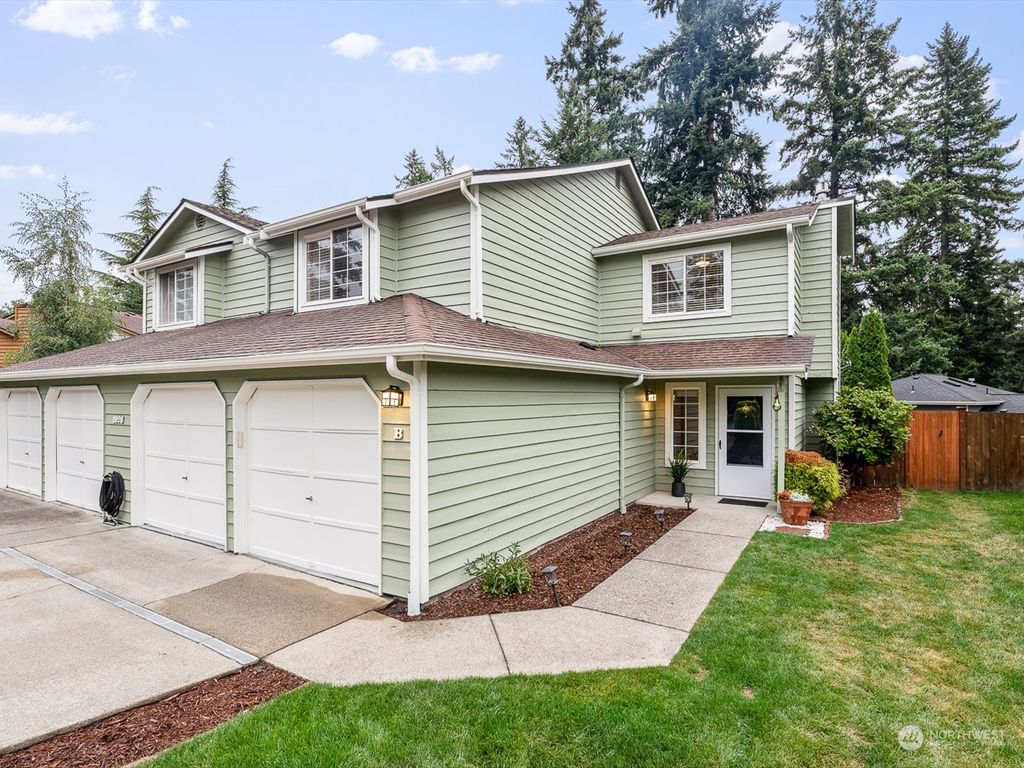 Photo of 1926 W Cypress Way #B, Lynnwood, WA 98036 (MLS # 2134511)