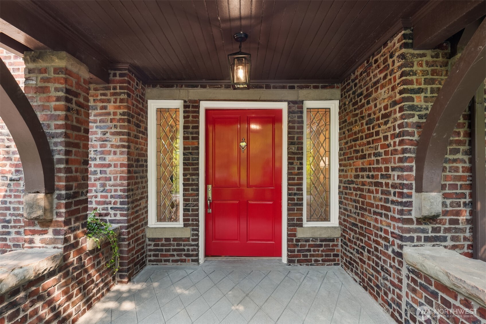 718 E Aloha Street 10