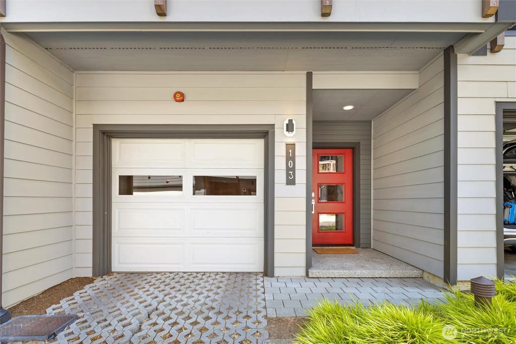Photo of 6861 NE 170th Street #103, Kenmore, WA 98028 (MLS # 2574312)
