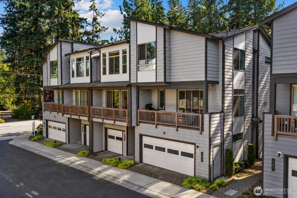 Photo of 6861 NE 170th Street #103, Kenmore, WA 98028 (MLS # 2574312)