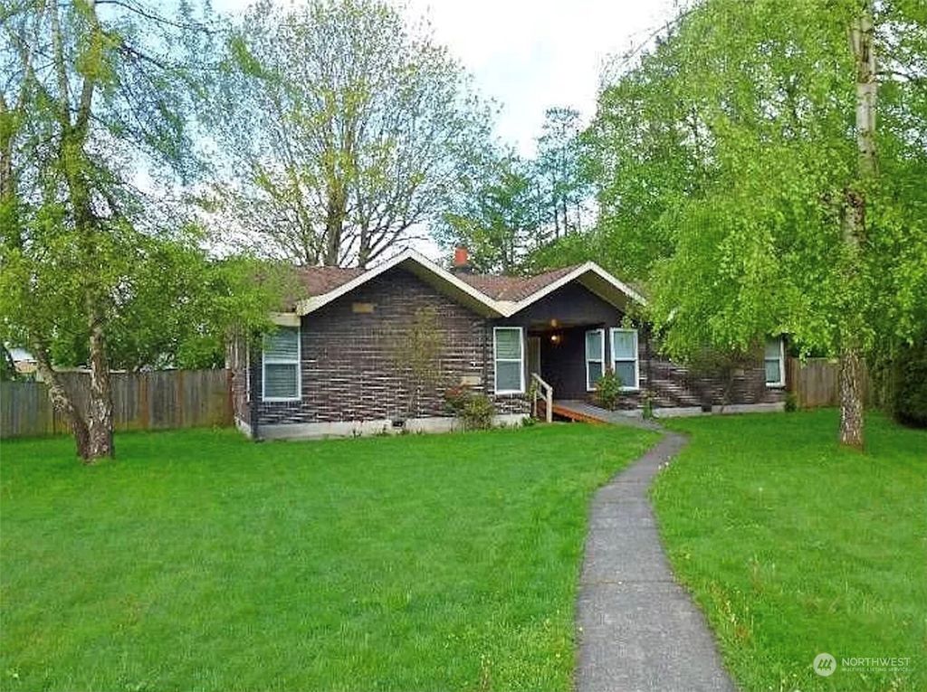 Photo of 30325 13th Avenue S, Federal Way, WA 98003 (MLS # 2187709)