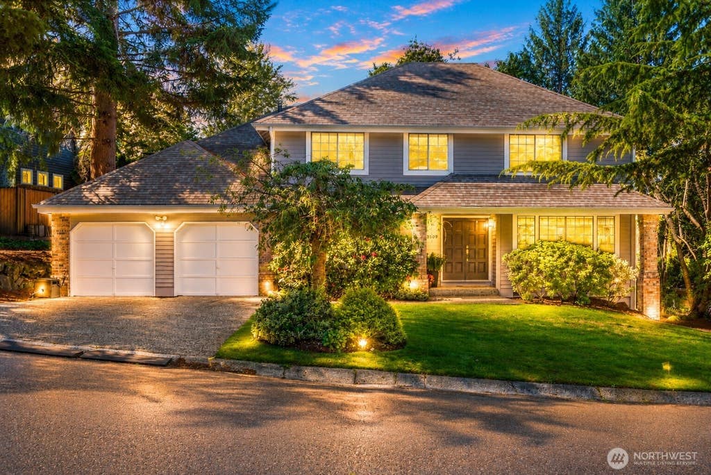 Photo of 13509 SE 59th Street, Bellevue, WA 98006 (MLS # 2545640)