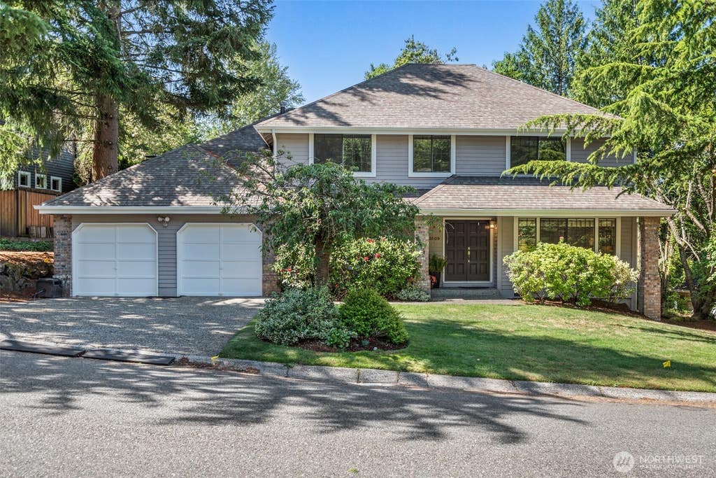 Photo of 13509 SE 59th Street, Bellevue, WA 98006 (MLS # 2545640)