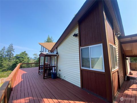 A home in Lakebay