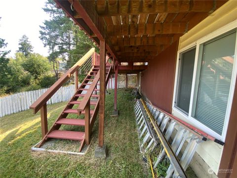 A home in Lakebay