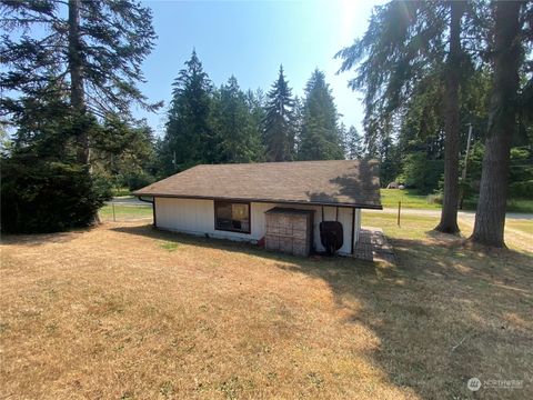 A home in Lakebay