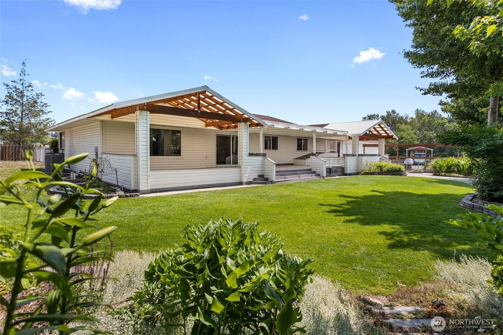 Photo of 5252 US 12 Hwy, Yakima, WA 98908 (MLS # 2457081)