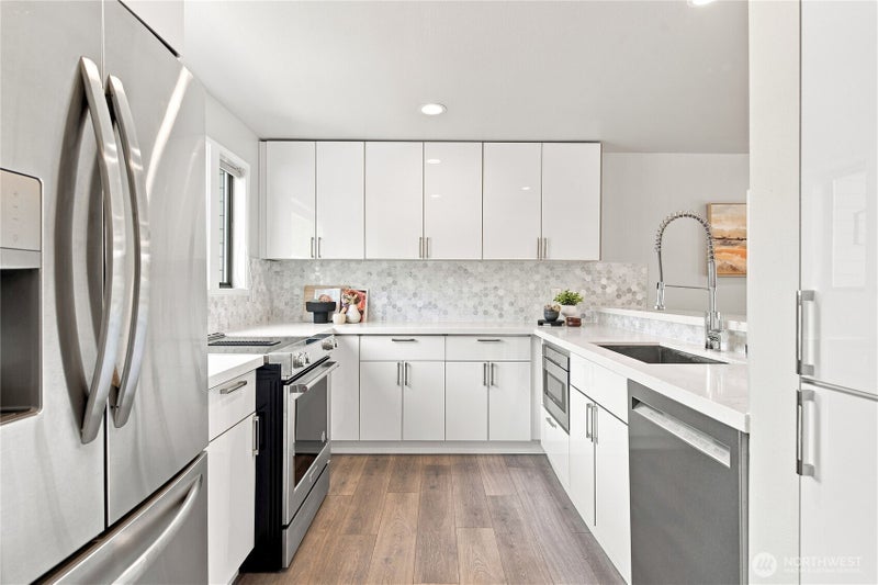 6121 NE 175th Street A402