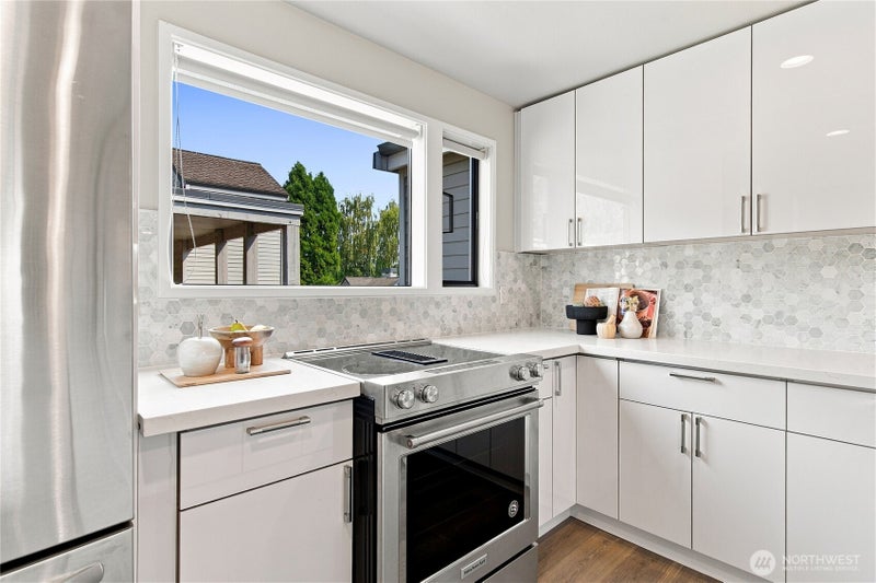 6121 NE 175th Street A402