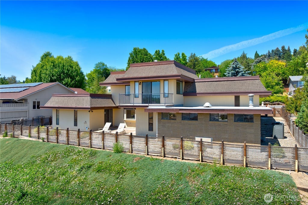 Photo of 903 N Conestoga Boulevard, Yakima, WA 98908 (MLS # 2559537)