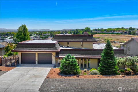 Photo of 903 N Conestoga Boulevard, Yakima, WA 98908 (MLS # 2559537)