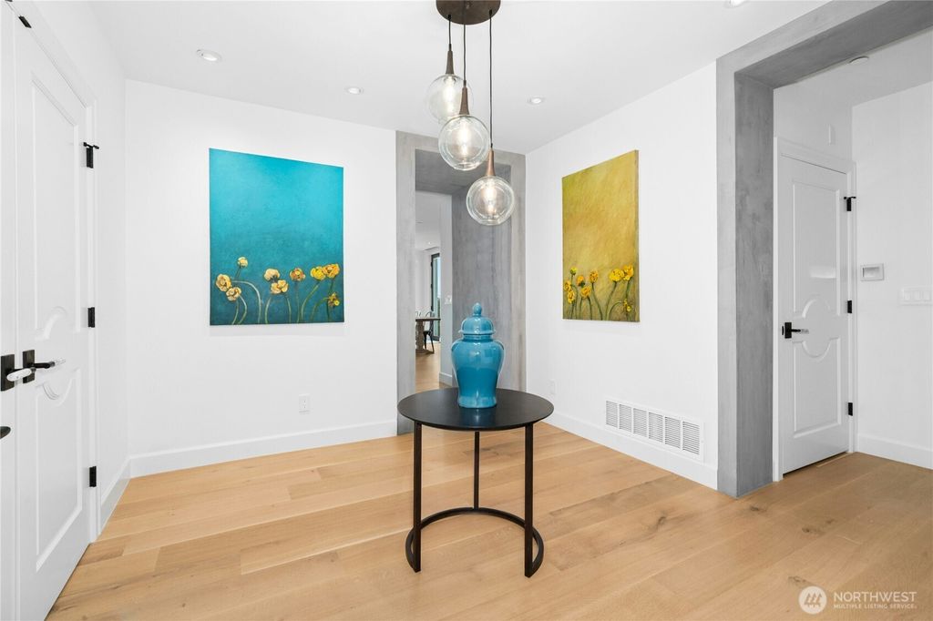 Photo of 111 Lake Avenue W #102, Kirkland, WA 98033 (MLS # 2430749)