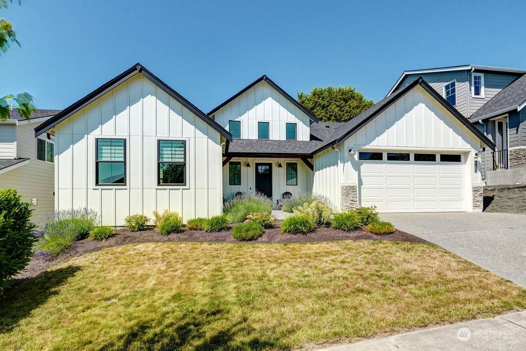 Photo of 6203 37th Place NE, Marysville, WA 98270 (MLS # 2252255)
