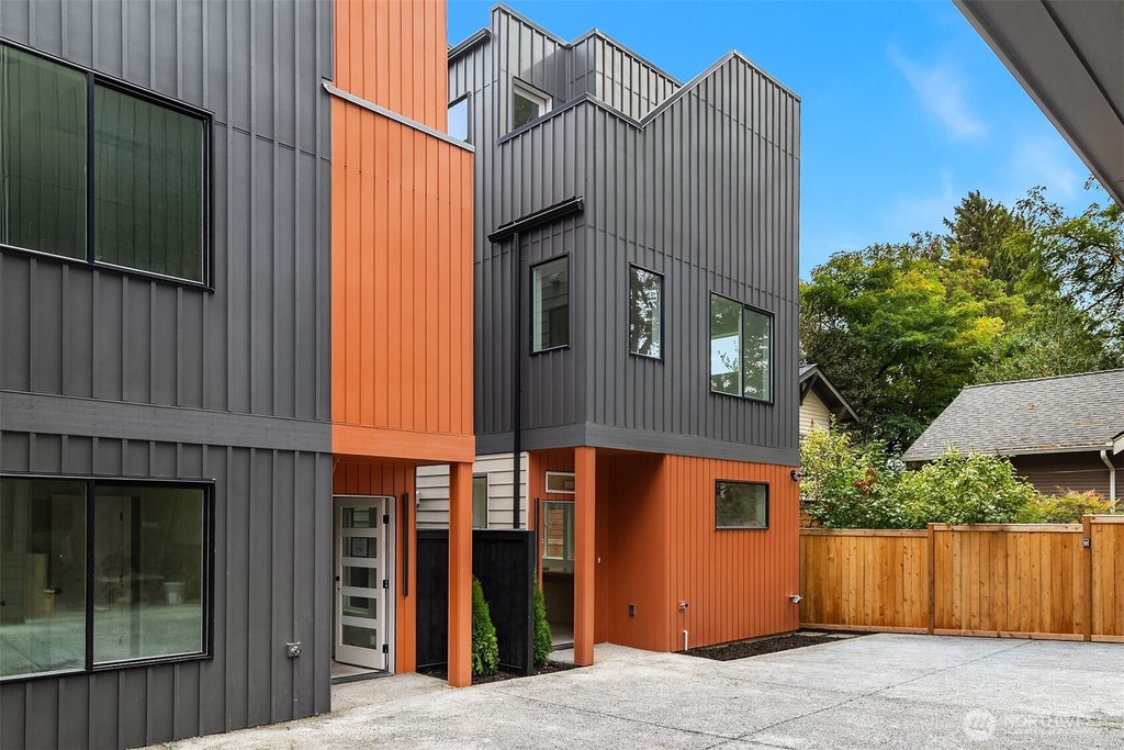 Photo of 8544 Interlake Avenue N, Seattle, WA 98103 (MLS # 2585564)