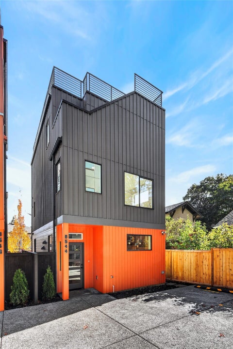 Photo of 8544 Interlake Avenue N, Seattle, WA 98103 (MLS # 2585564)