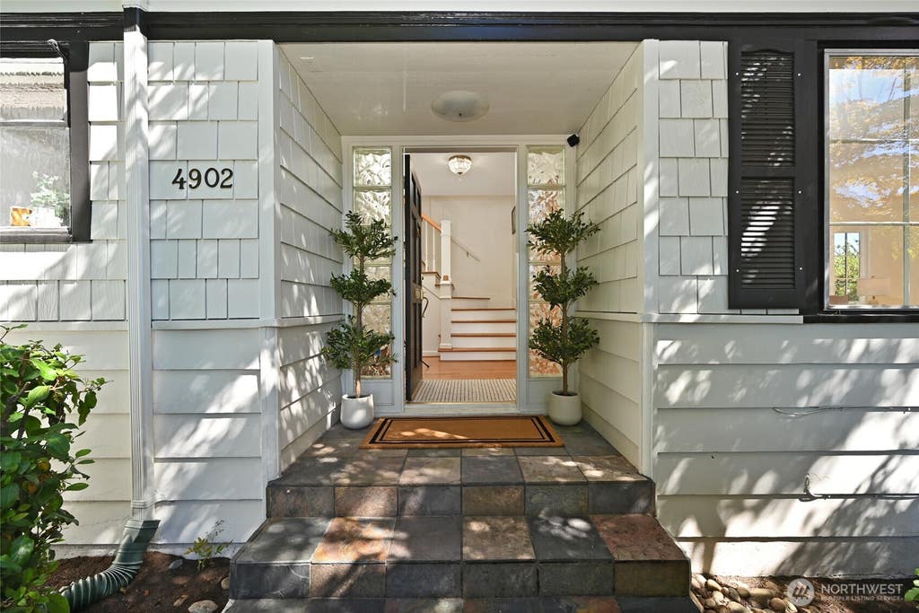 Photo of 4902 NE 70th Street, Seattle, WA 98115 (MLS # 2558897)