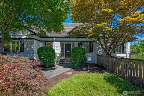 Photo of 4902 NE 70th Street, Seattle, WA 98115 (MLS # 2558897)