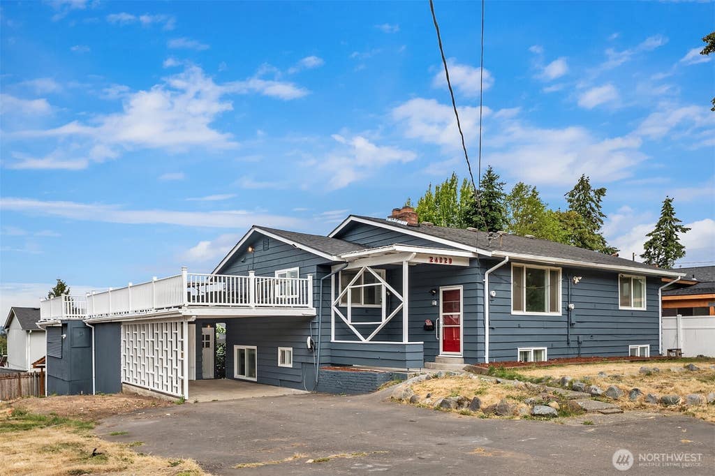 Photo of 24029 24th Avenue S, Des Moines, WA 98198 (MLS # 2542068)
